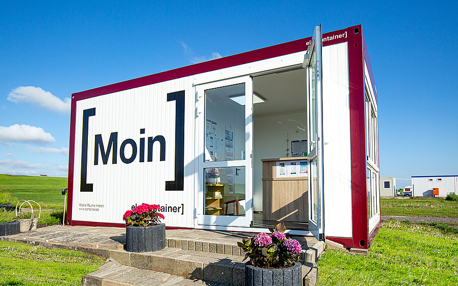 Seasonal industries particularly benefit from the mobile ELA room containers, which can be flexibly set up.
